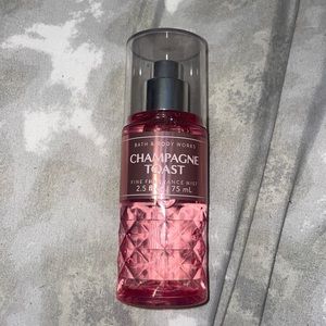 Mini champagne toast body spray
